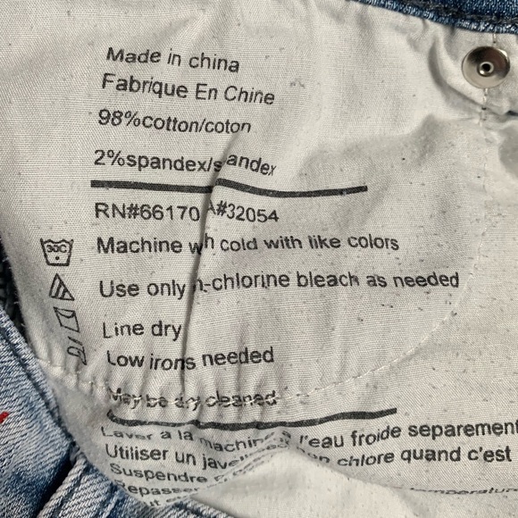 BDG Ankle Cigarette Light Wash Bleach Spot Jeans - Picture 5 of 5